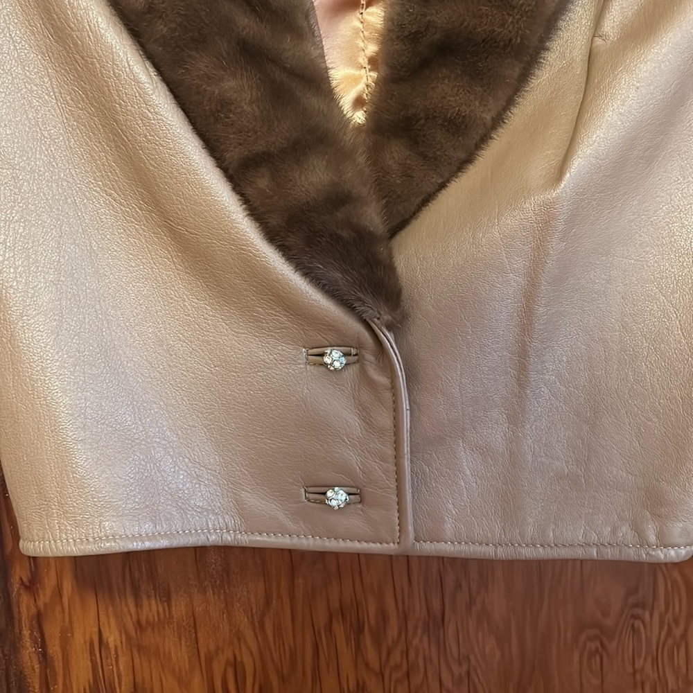 Vintage leather cropped jacket. Small - Picture 9 of 9